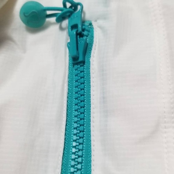 Lululemon Run: Stash & Dash Pullover like new - Picture 3 of 6